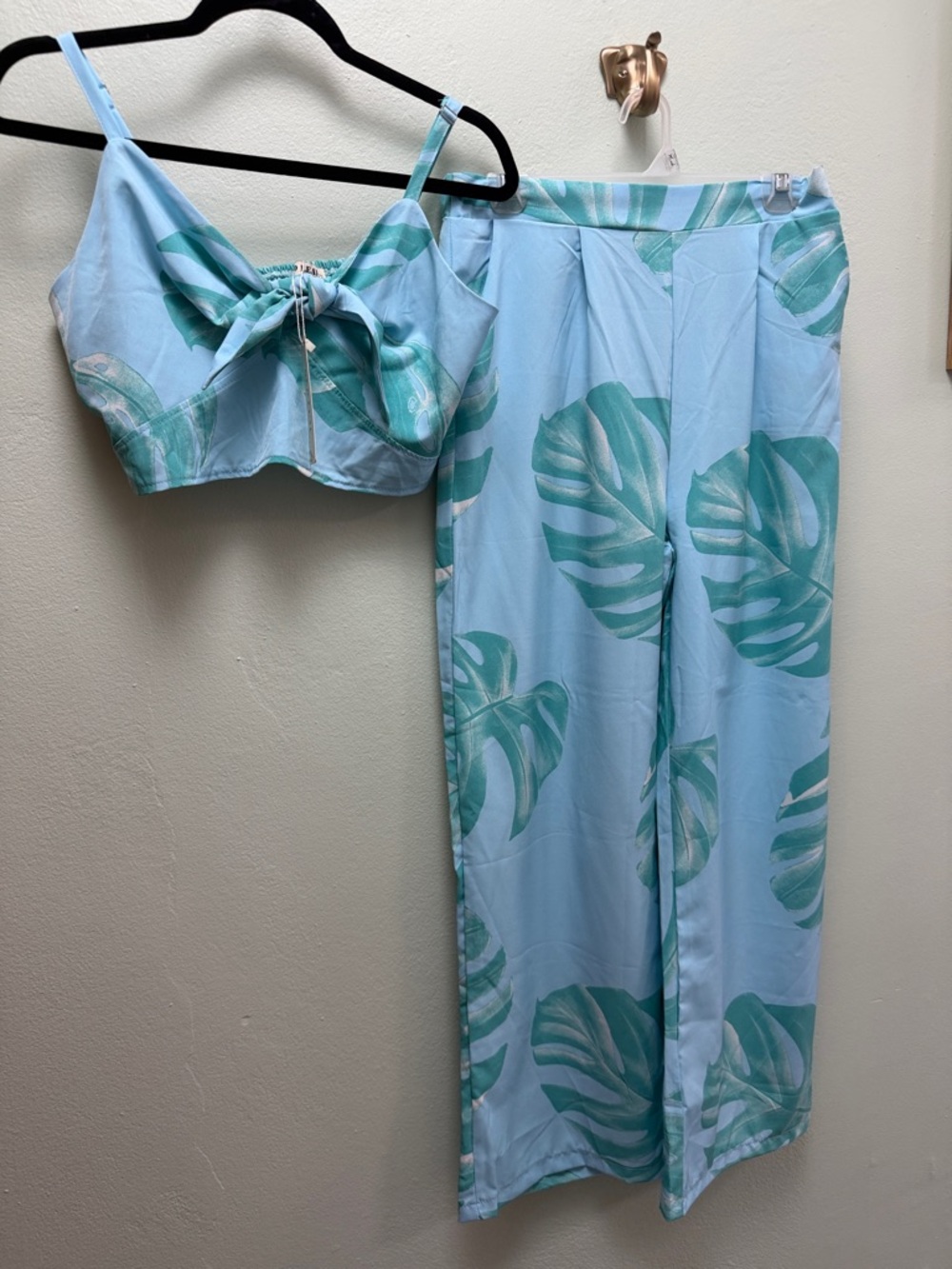 Light Blue Tropical Leaf Crop Top & Wide-Leg Pants Set